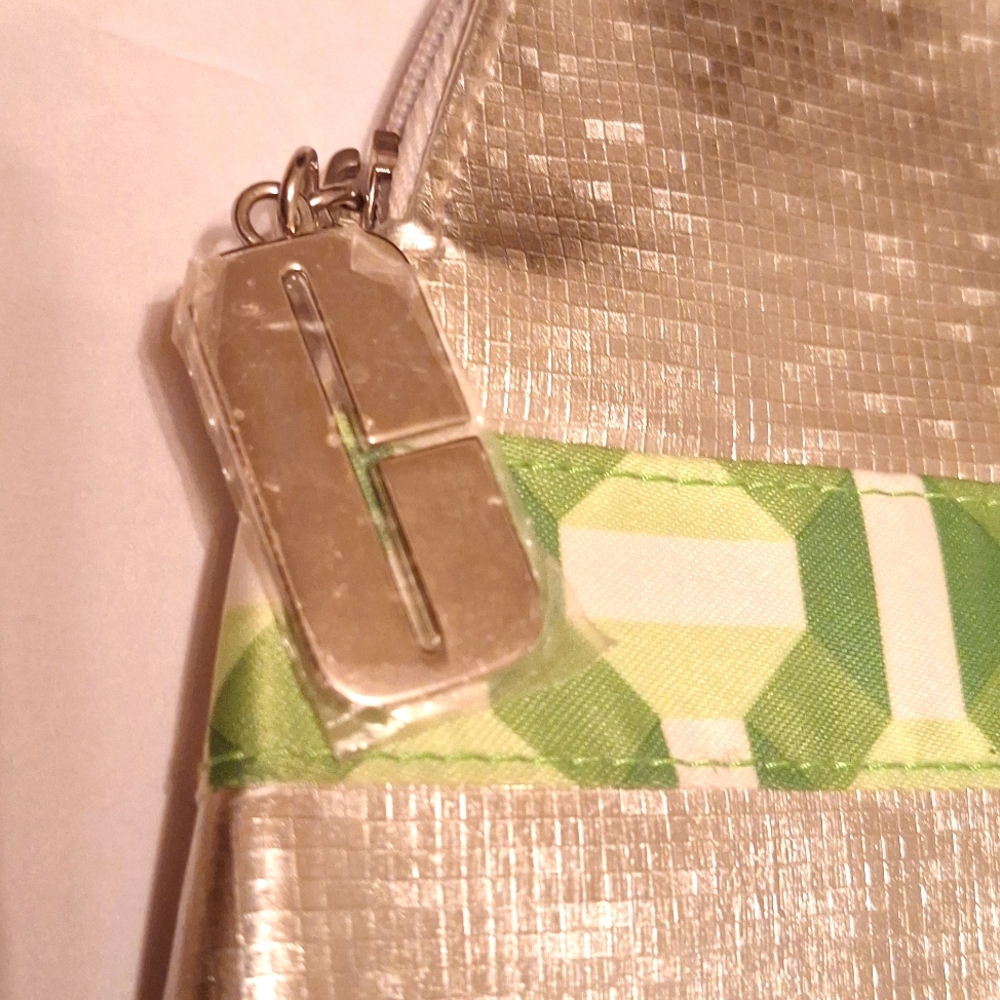 Clinique‎ Y2k Silver Makeup Bag - Picture 3 of 6